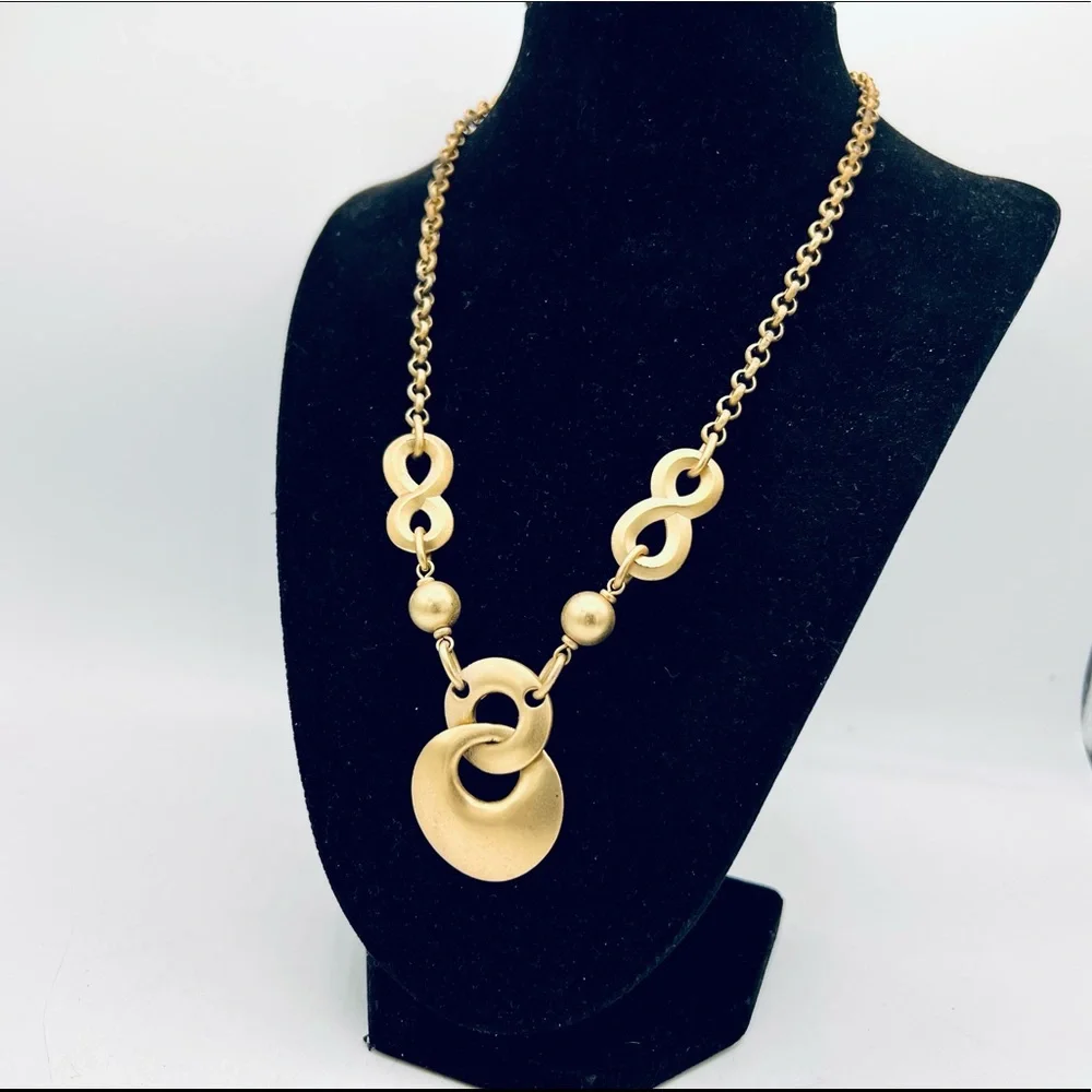 Vintage matte gold linked circle chain necklace infinity links